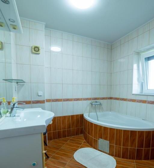 آپارتمان 3 خوابه, Apartments Silva