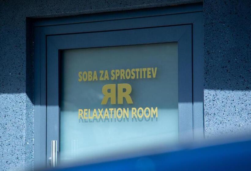 سوئیت با وان آب گرم, Apartments Silva