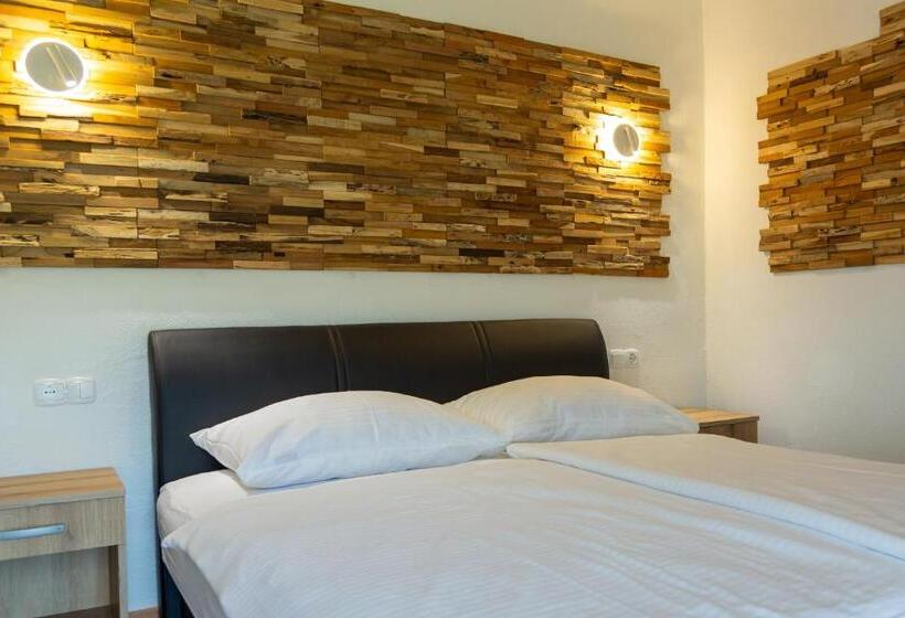 سوئیت با وان آب گرم, Apartments Silva