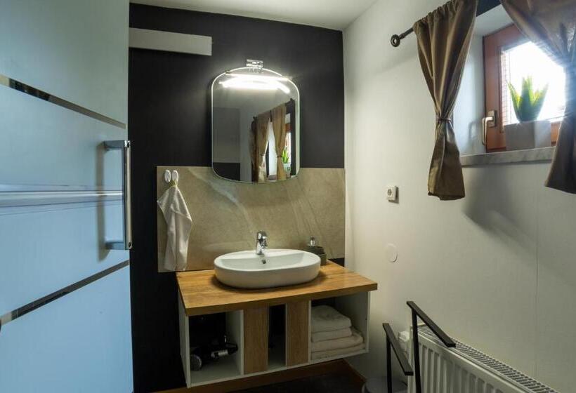 سوئیت با وان آب گرم, Apartments Silva