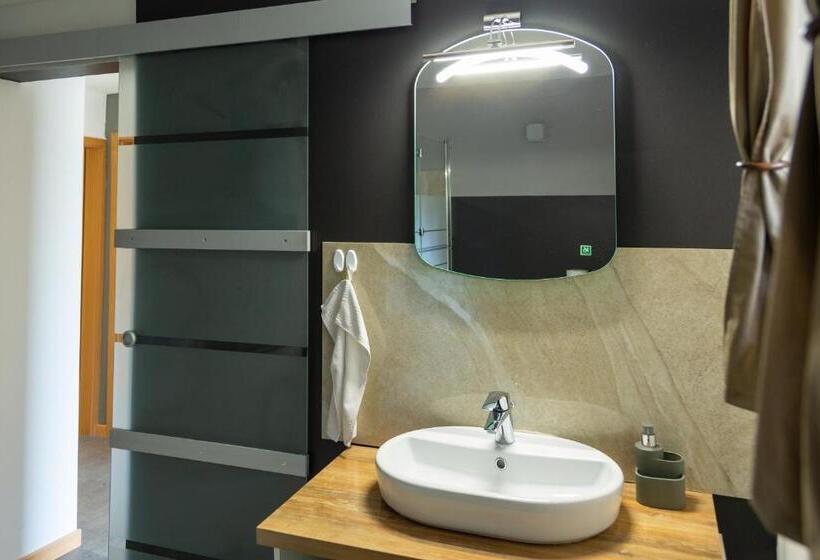 سوئیت با وان آب گرم, Apartments Silva