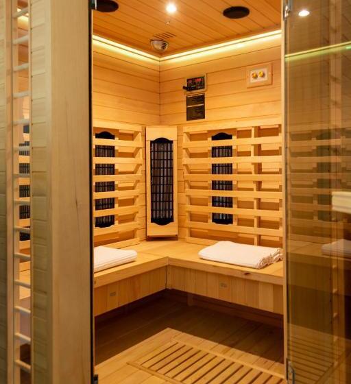 سوئیت با وان آب گرم, Apartments Silva