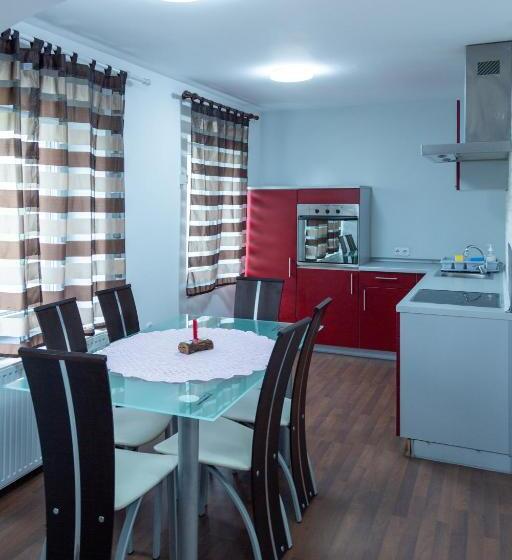 آپارتمان 3 خوابه, Apartments Silva