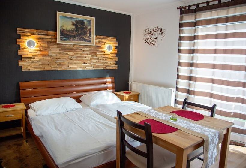 استودیوی استاندارد, Apartments Silva