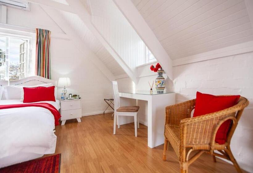 غرفة قياسية ثلاثية, Cosimi Guest House