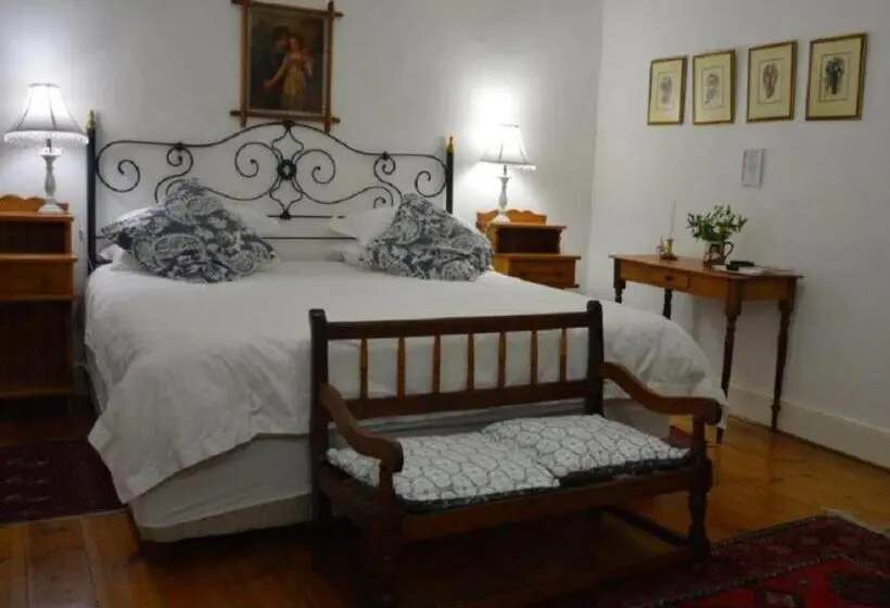 ベーシックルーム, Cypress Cottage