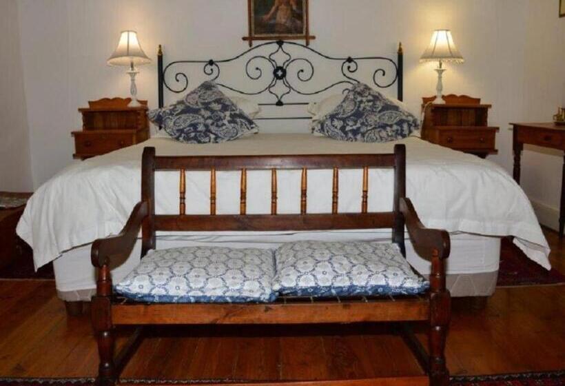 חדר בסיסי, Cypress Cottage