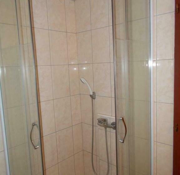 Camera Standard, Nimród Pihenőház