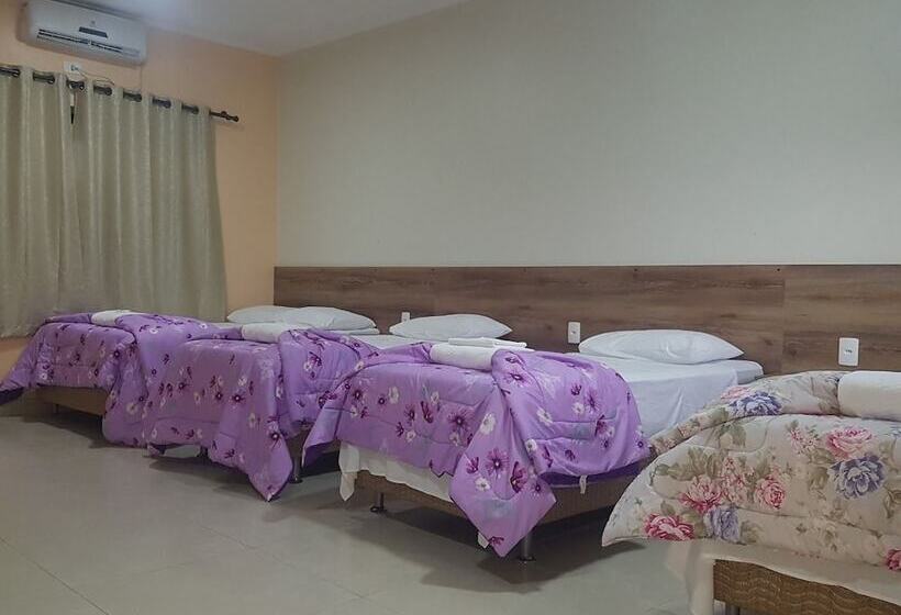 家庭间, Pousada Dos Guias