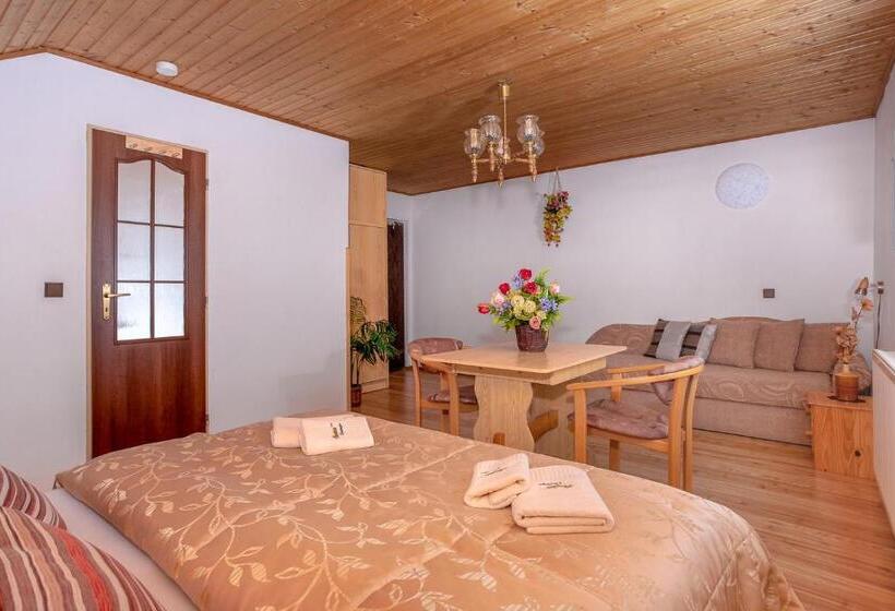 חדר סטנדרט לשלושה, Pension Danninger