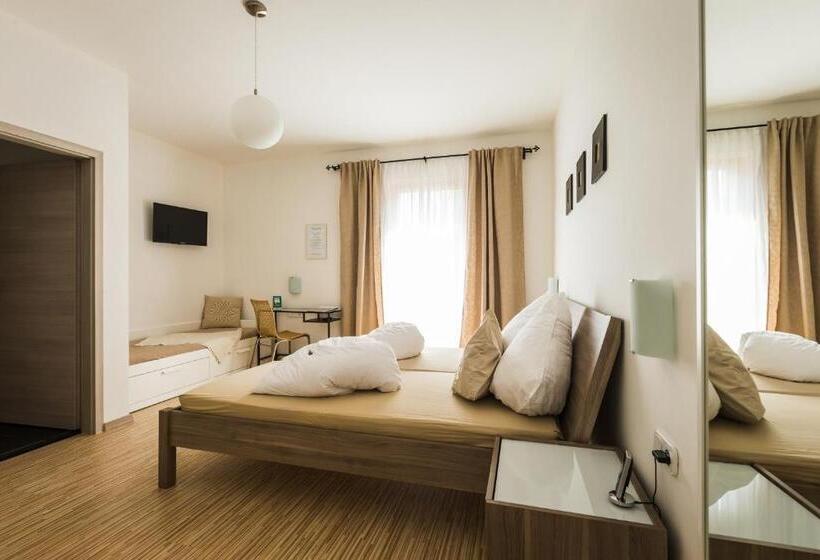 Семейный Номер, Pension Julia & Haus Elisabeth   Wallner S Hofheuriger & Weinhof