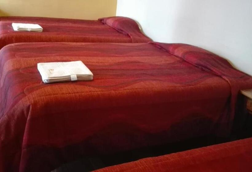 اتاق استاندارد سه نفره, Posada Junco Y Capuli