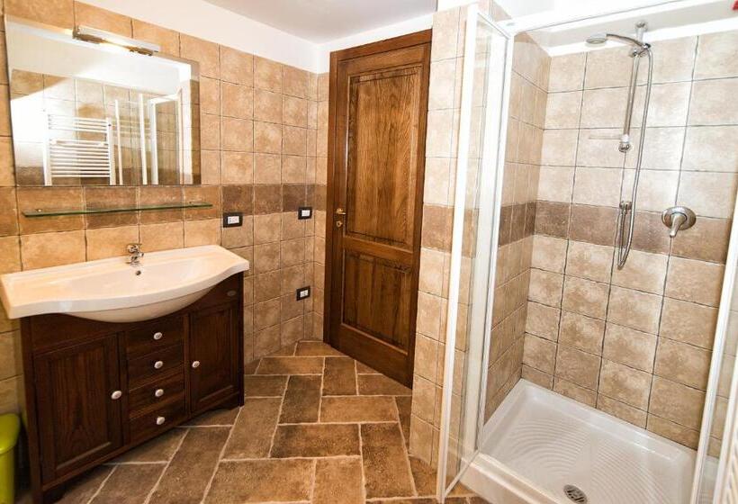 דירת חדר בקומת קרקע, Casale Dei Mattonari