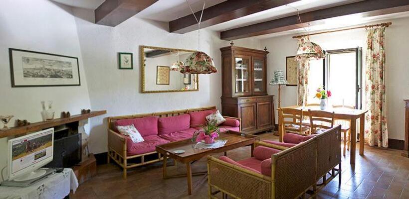 شقة 3 غرف, Castello Santa Cristina