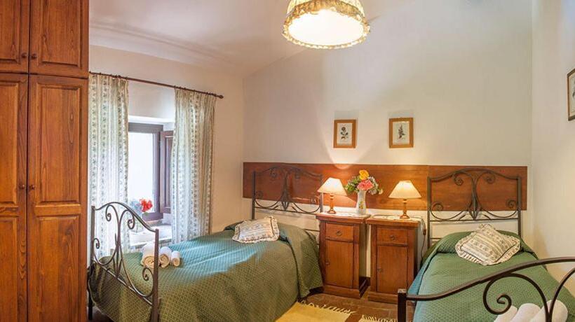 شقة غرفة واحدة, Castello Santa Cristina