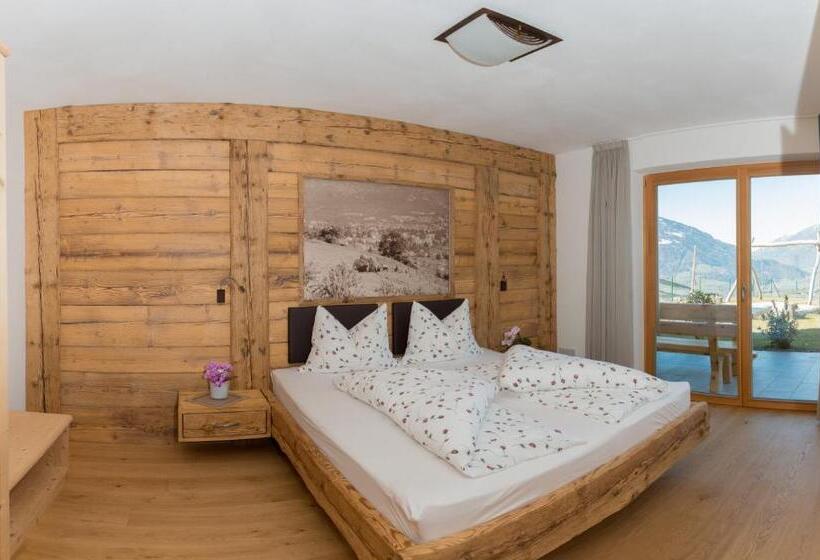 شقة غرفة واحدة مزودة بتراس, Krebishof Agriturismo