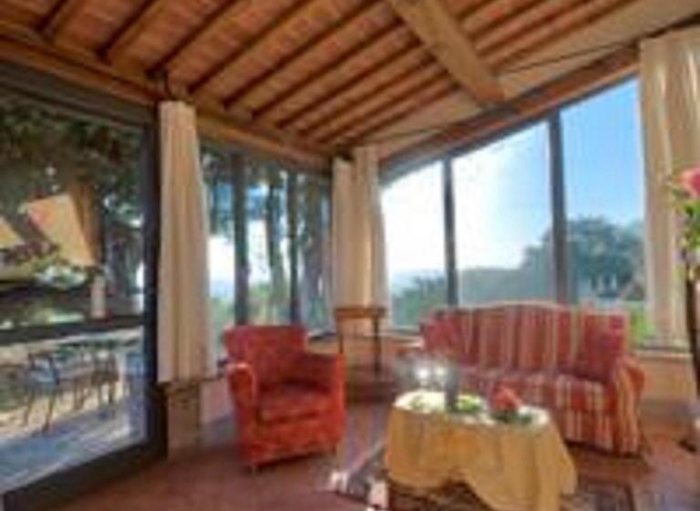 带露台的小型套房, La Vecchia Sassa