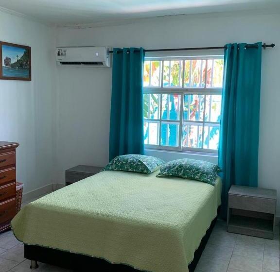 اتاق استاندارد سه نفره, Posada Nativa Miss Nova