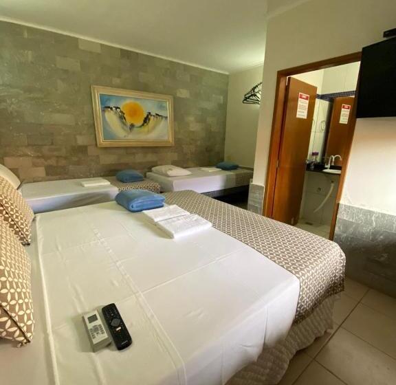 Camera Quadrupla Deluxe, La Luna Dos Pireneus Pousada