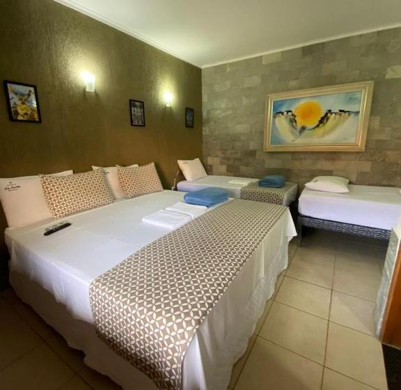 Camera Quadrupla Deluxe, La Luna Dos Pireneus Pousada