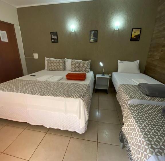 Camera Quadrupla Deluxe, La Luna Dos Pireneus Pousada