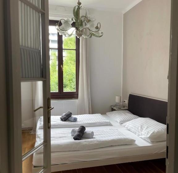 דירת שני חדרים, Villa Streintz