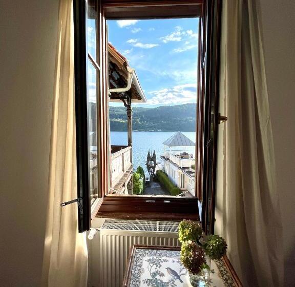 شقة غرفتين, Villa Streintz