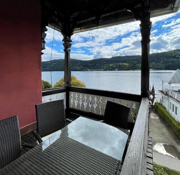 1 Bedroom Apartment Lake View, Villa Streintz