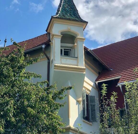 1 Bedroom Apartment Lake View, Villa Streintz