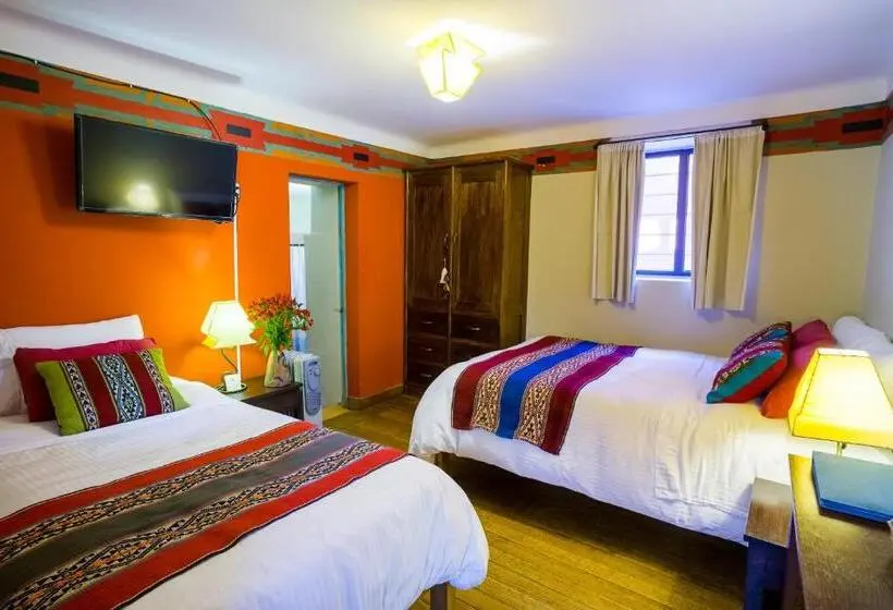 Perhehuone, Pisac Inn