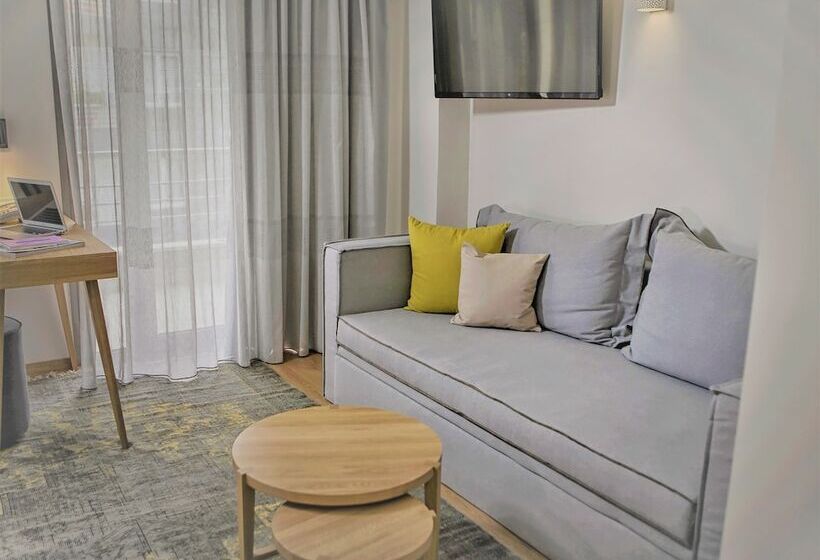 주니어 스위트, Mirivili Rooms & Suites