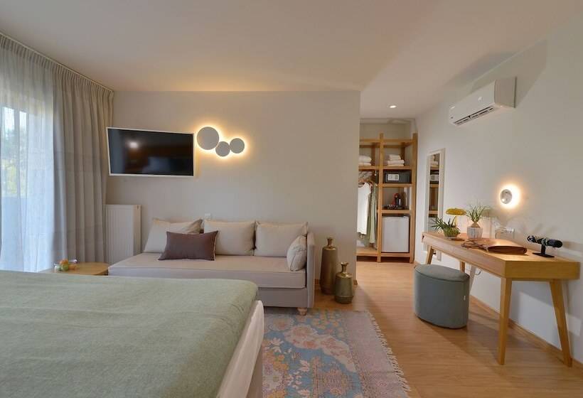 جناح إدارى, Mirivili Rooms & Suites