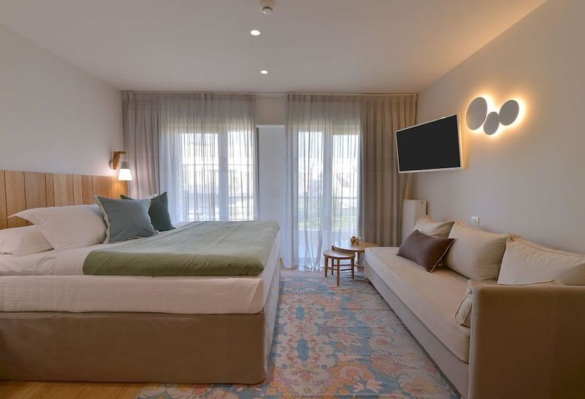 جناح إدارى, Mirivili Rooms & Suites