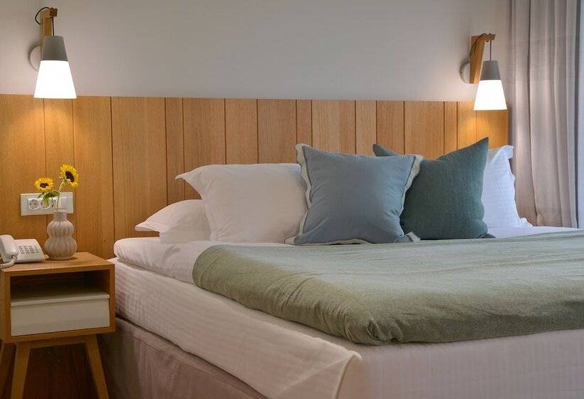 جناح إدارى, Mirivili Rooms & Suites