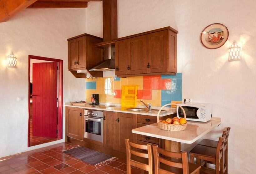 Дом 1 Спальня, Monte Dos Parvos