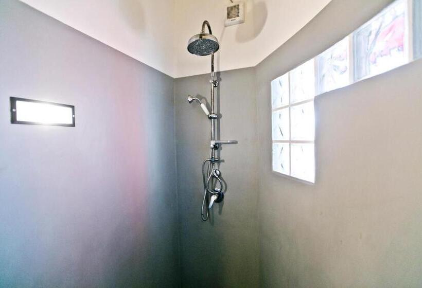 חדר קומפורט, Proprietà Scalfati