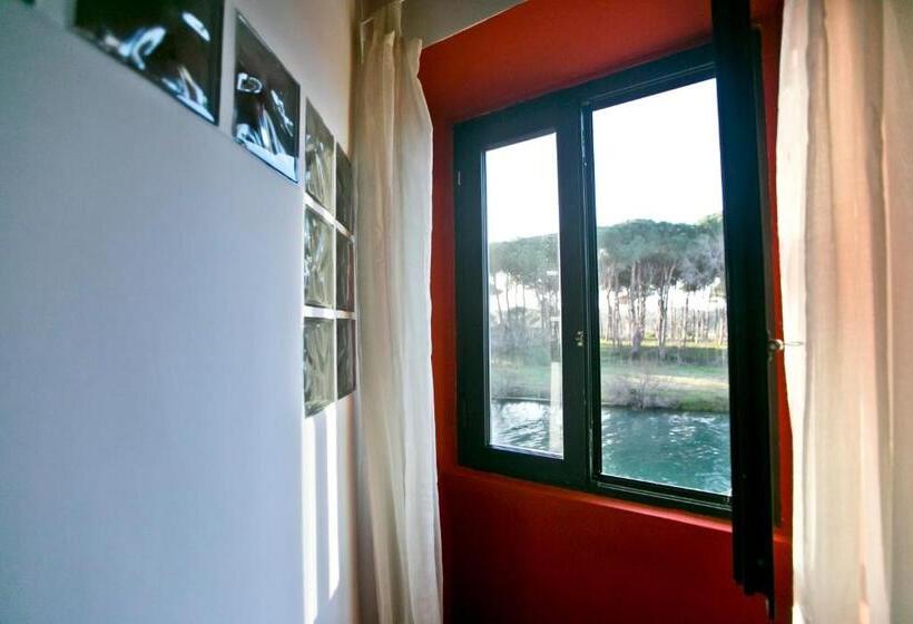 חדר קומפורט, Proprietà Scalfati