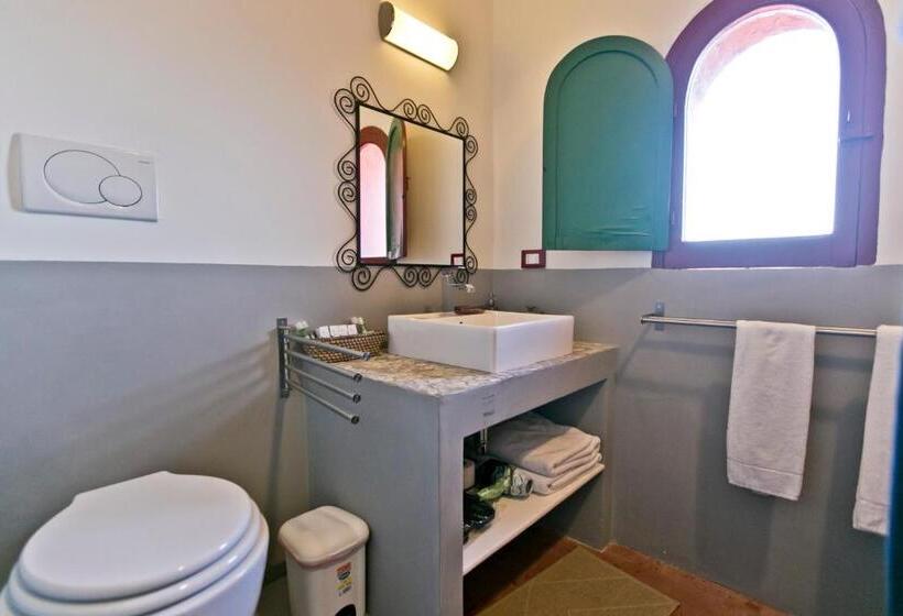 חדר סופריור, Proprietà Scalfati