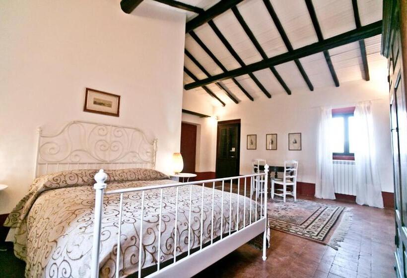 חדר סופריור, Proprietà Scalfati