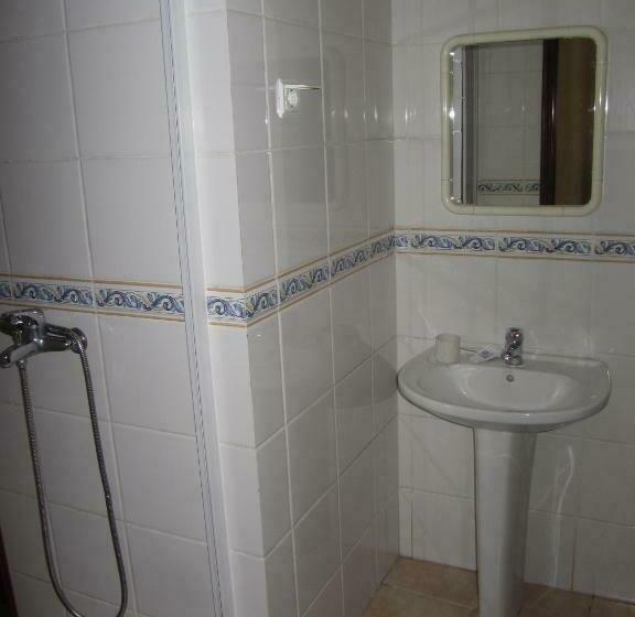 חדר סטודיו סטנדרד, D. Antonia