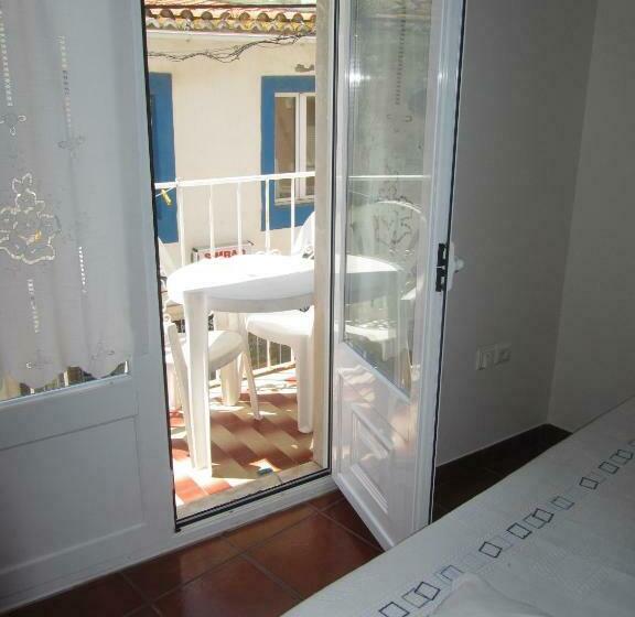 חדר סטודיו סטנדרד, D. Antonia