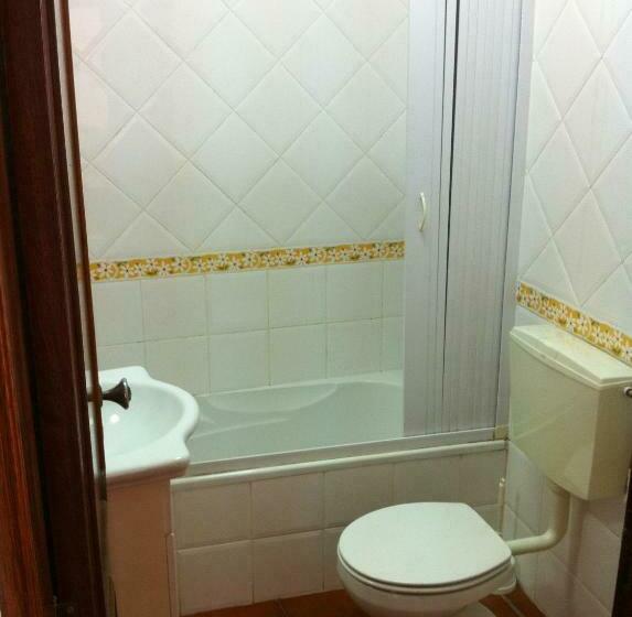 חדר סטודיו סטנדרד, D. Antonia