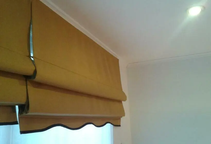 اتاق سوپریور سه تخته, Hostal Los Avellanos