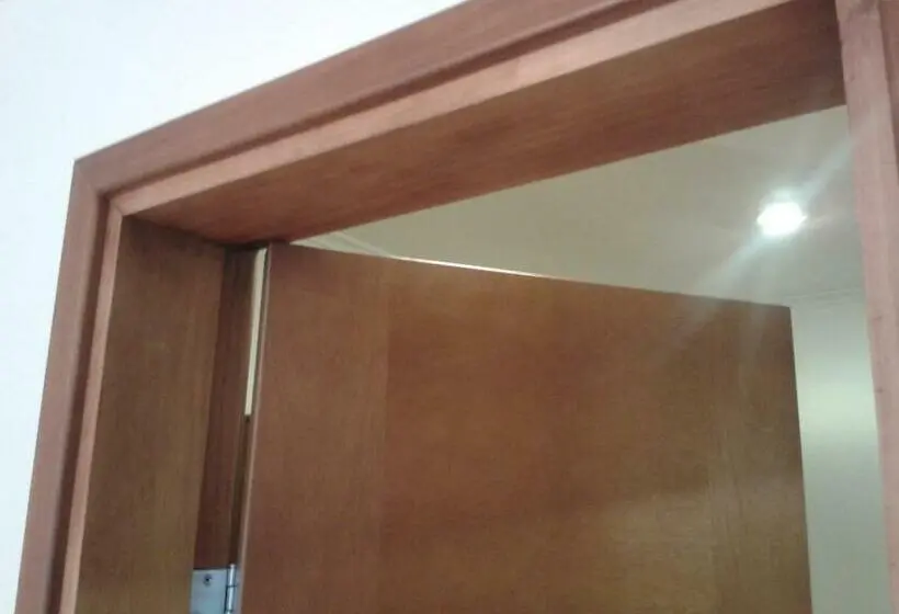 اتاق سوپریور سه تخته, Hostal Los Avellanos