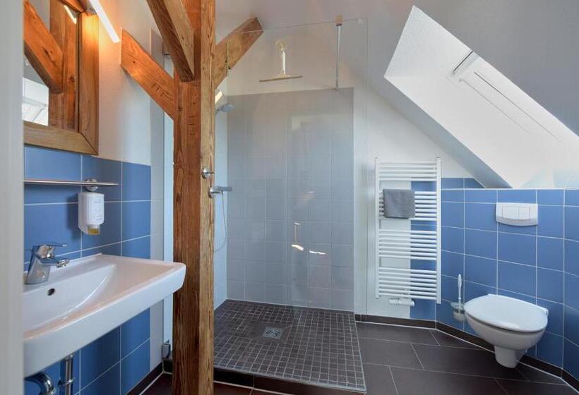 Номер Superior, Kanal 33