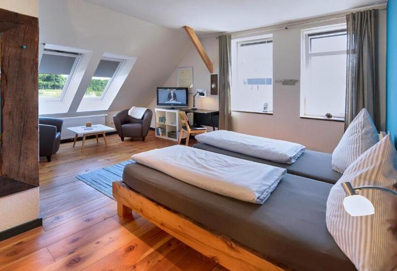 Номер Superior, Kanal 33