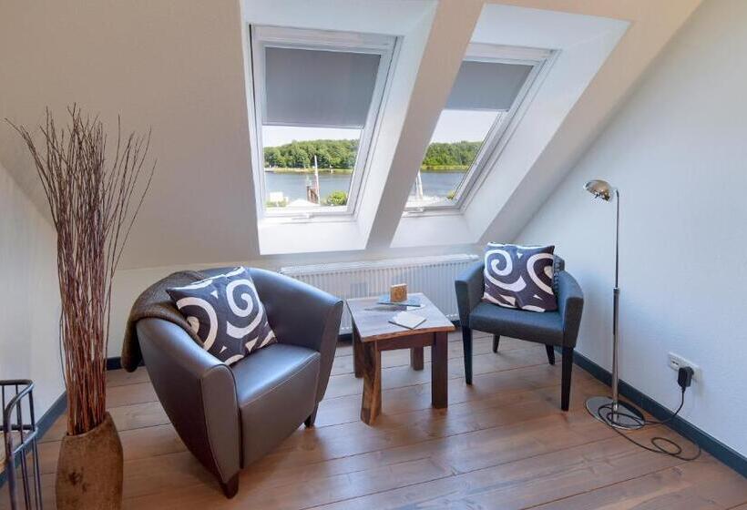 Номер Superior, Kanal 33