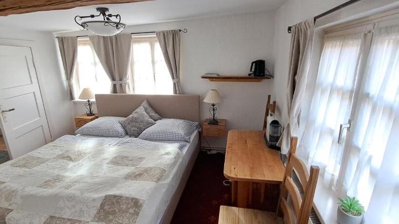 غرفة قياسية, Schillers Stadthaus