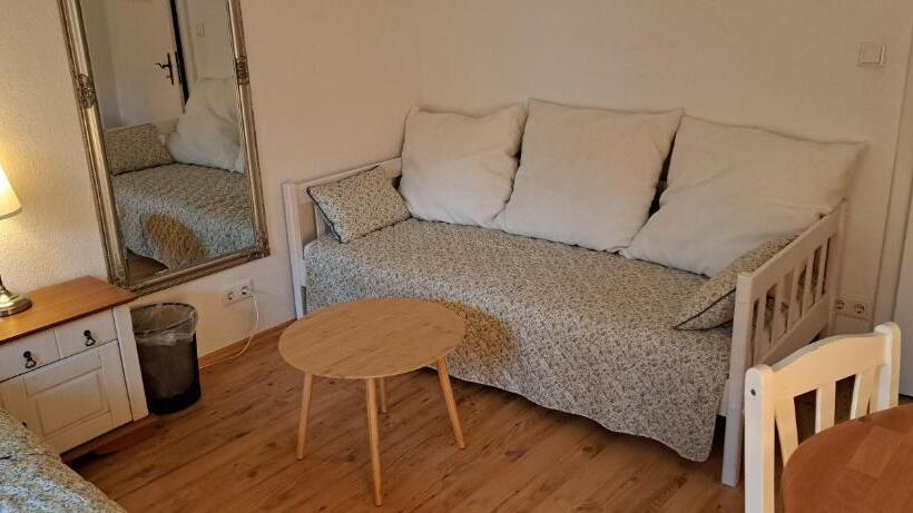 غرفة قياسية رباعية, Schillers Stadthaus