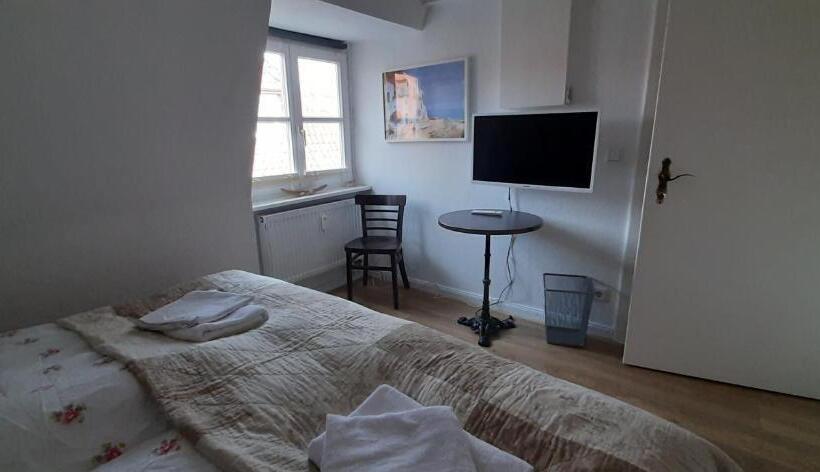 شقة غرفتين, Schillers Stadthaus